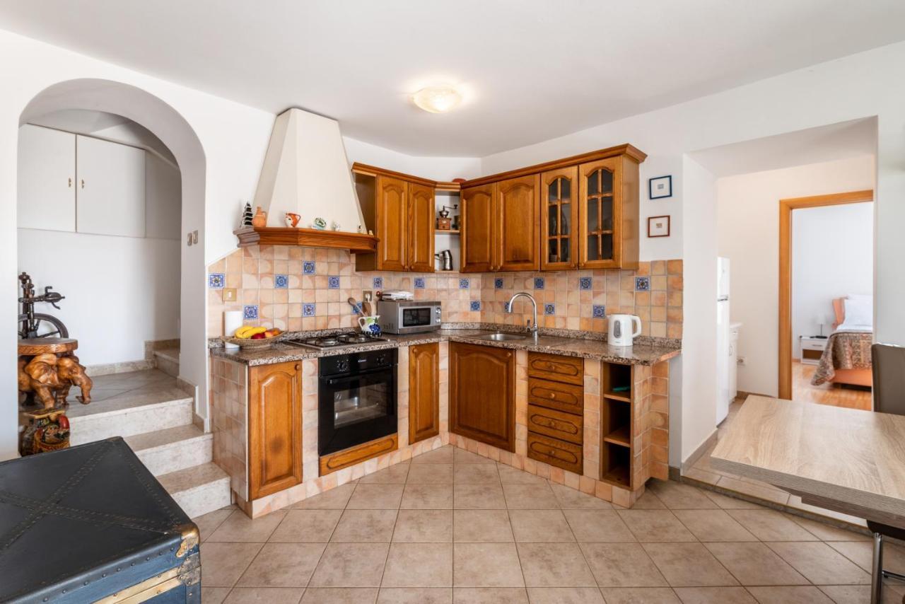 Apartments With A Parking Space Lopar, Rab - 14070 Extérieur photo