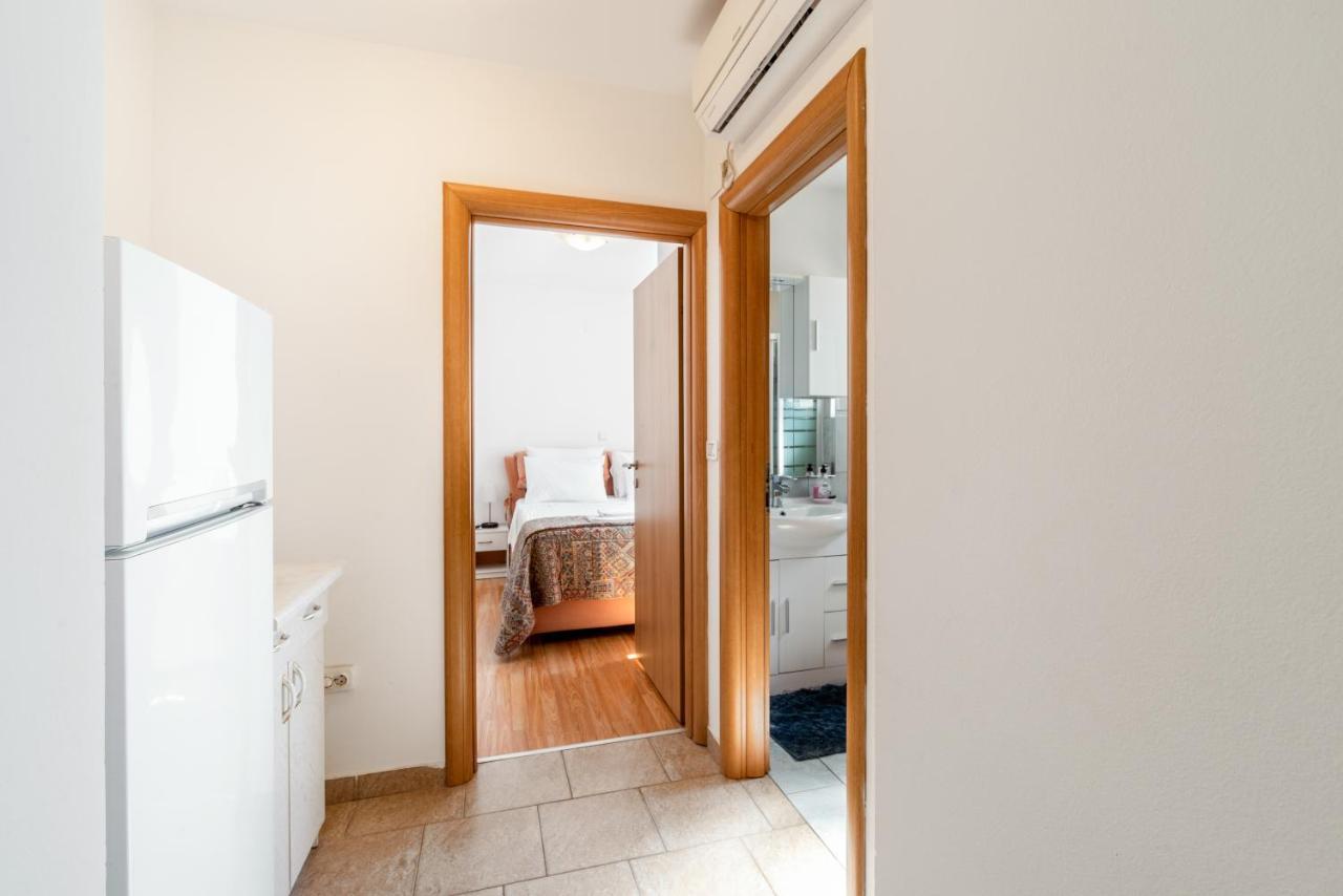 Apartments With A Parking Space Lopar, Rab - 14070 Extérieur photo