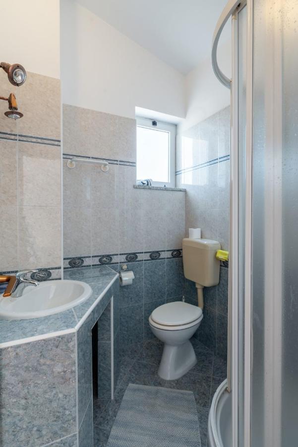 Apartments With A Parking Space Lopar, Rab - 14070 Extérieur photo