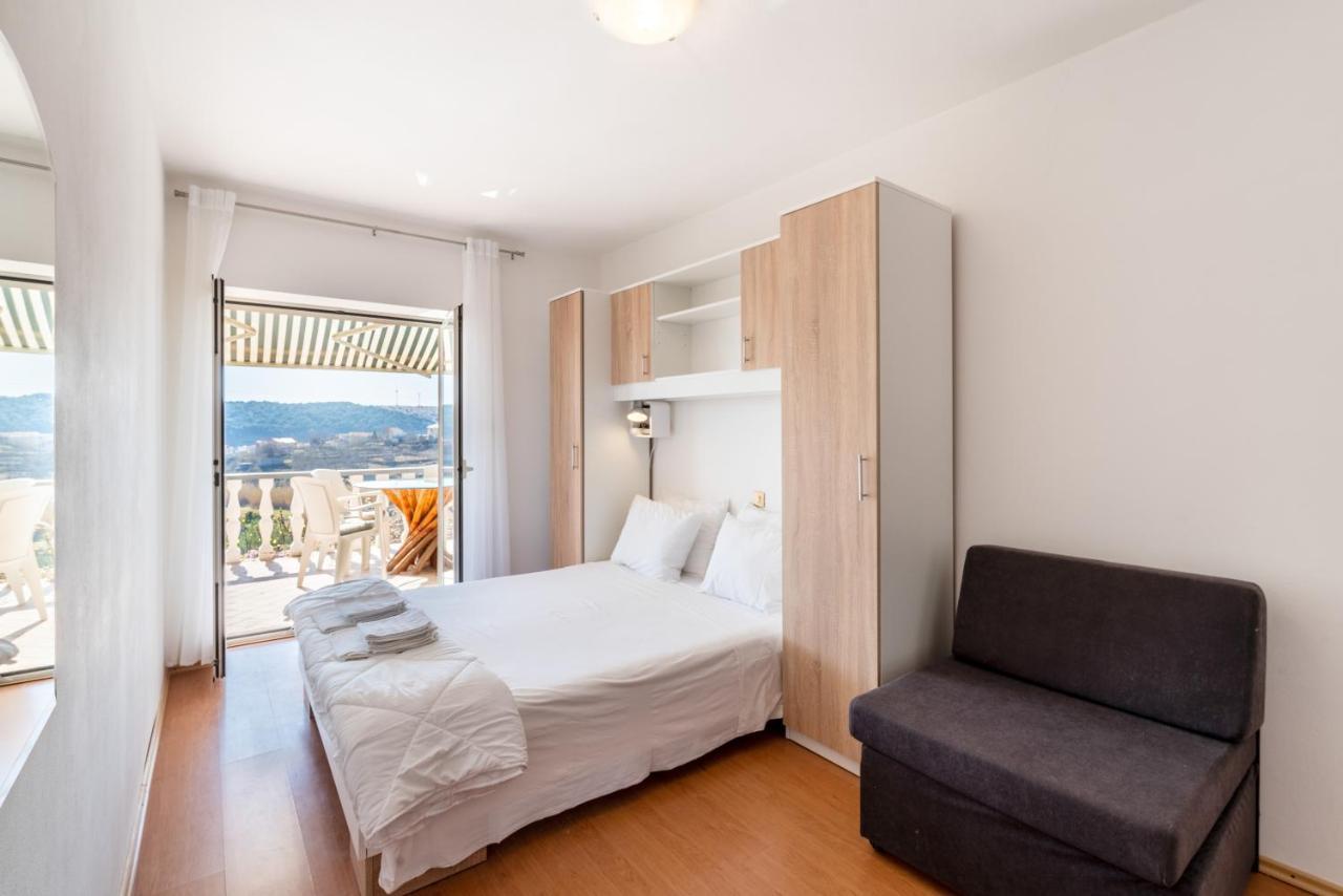 Apartments With A Parking Space Lopar, Rab - 14070 Extérieur photo