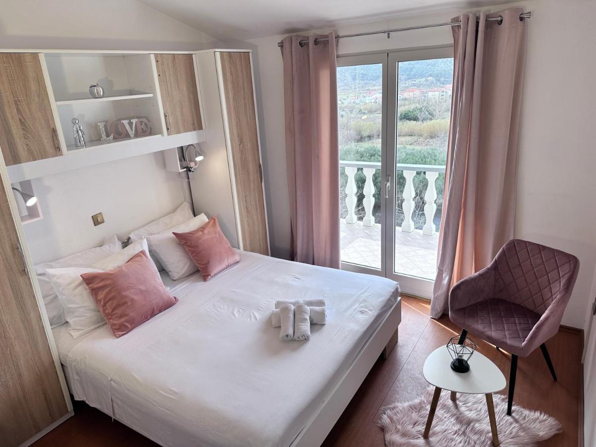 Apartments With A Parking Space Lopar, Rab - 14070 Extérieur photo